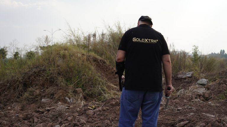 Introduction-To-Beach-Metal-Detectors