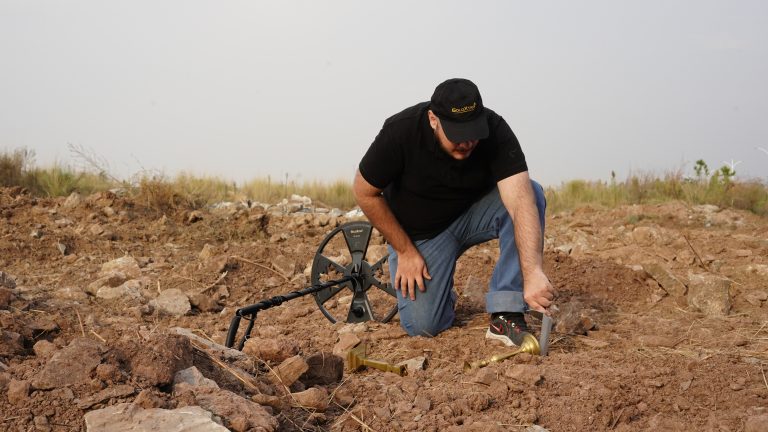 Relic-Metal-Detectors-Reveal-the-Secrets-of-the-Past