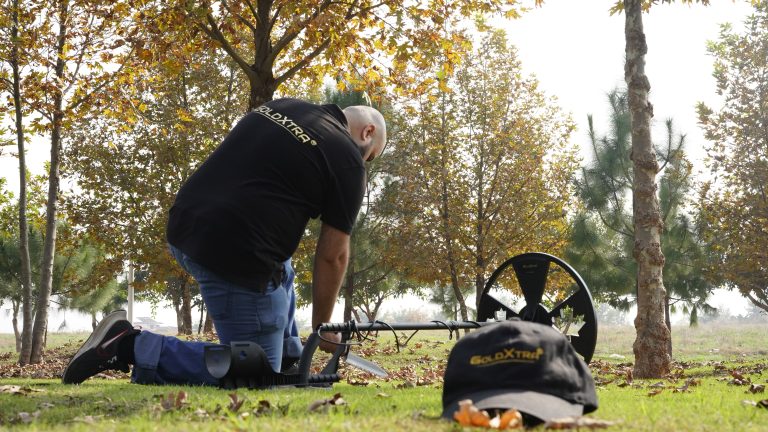 Unearth-Hidden-Treasures-with-Archaeological-Metal-Detectors