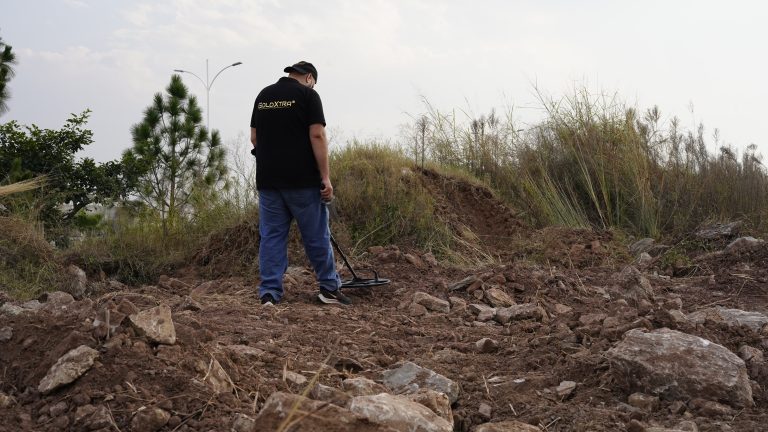 Terrain-Challenges-while-Metal-Detecting