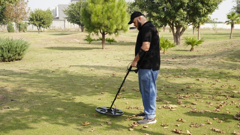 Who sells metal detectors